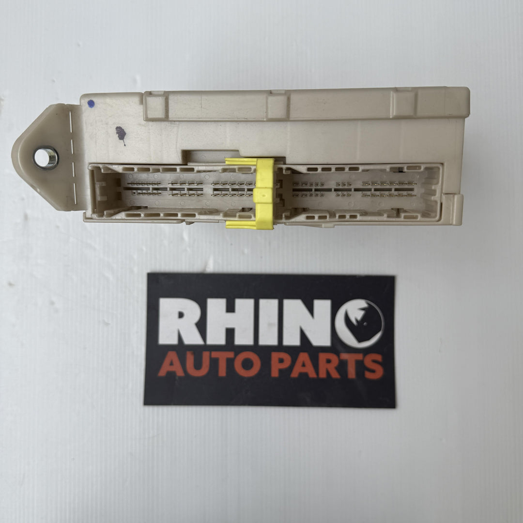 -
  
  Lexus
  GS300
  
  Interior Fuse Box
  8273030283