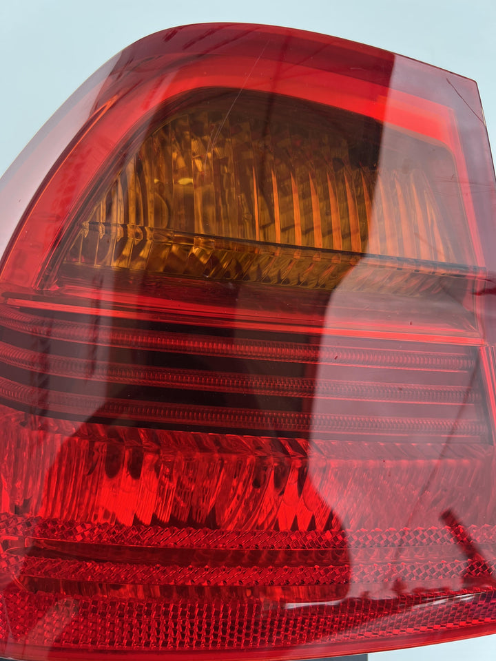 2006 3-series - Left Taillight