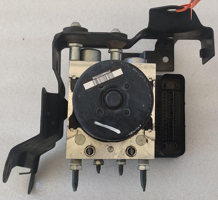 2005 -
  2015
  Nissan
  Navara
  STX
  ABS Pump/Modulator
  476605X70E