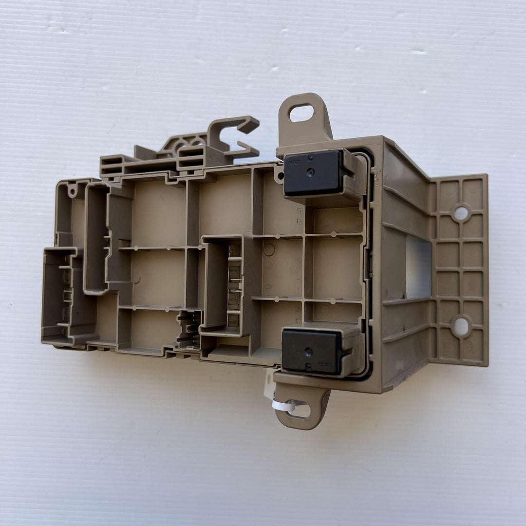 2018 Volkswagen Golf - Interior Fuse Box PN: 82201FJ100