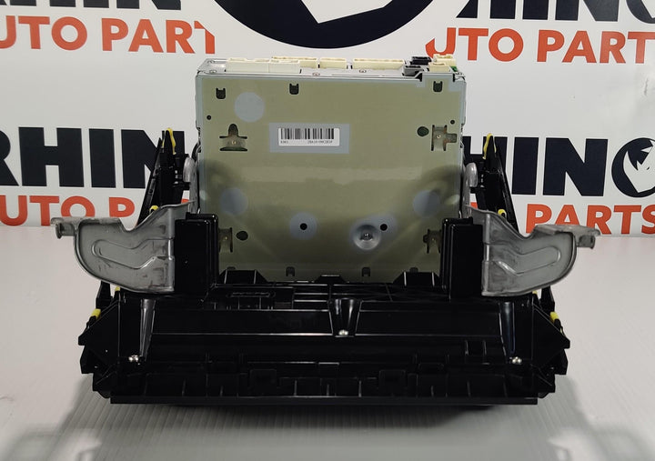 2015 -
  2017
  Toyota
  Camry
  Atara SL
  Stereo Head Unit
  8610006422