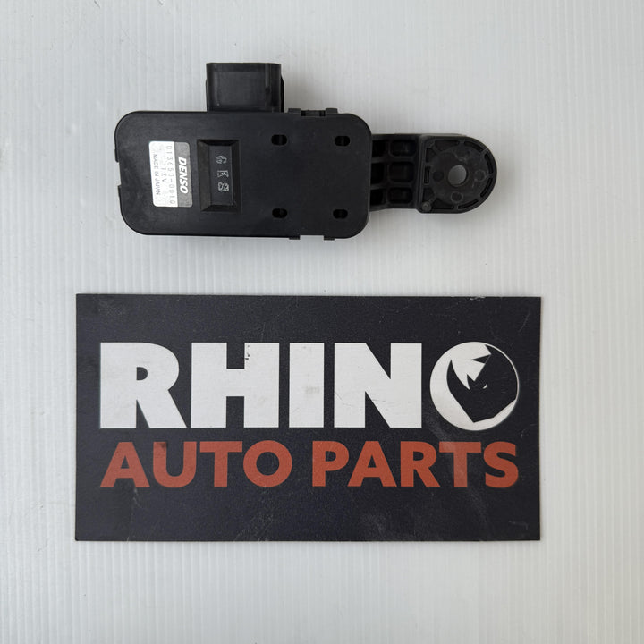 -
  
  Lexus
  GS300
  
  Emission Control Unit
  0136500010