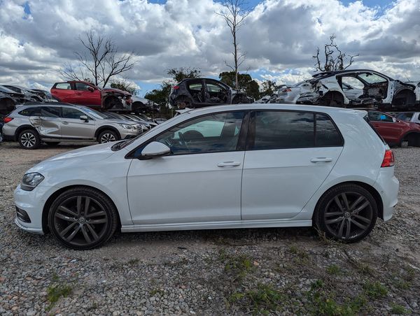 2016, Volkswagen, Golf, 110TSI Highline