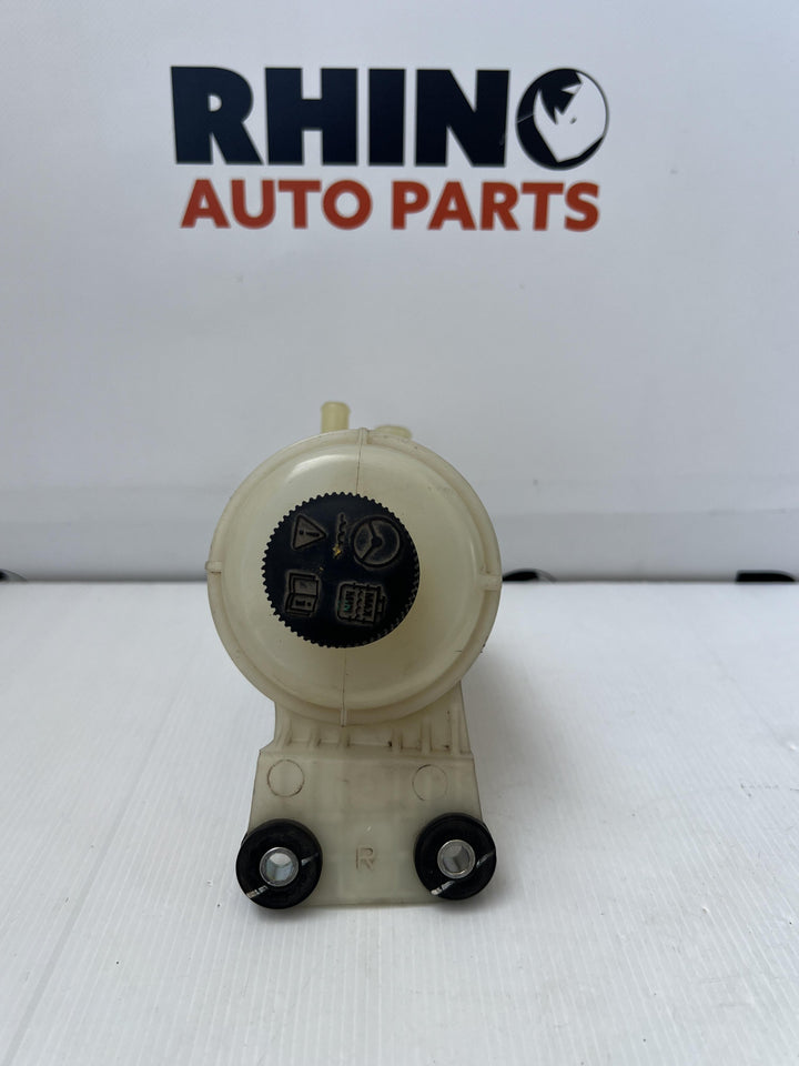 2011 -
  2020
  Mazda
  BT-50
  
  Power Steering Reservoir
  AB313R700A