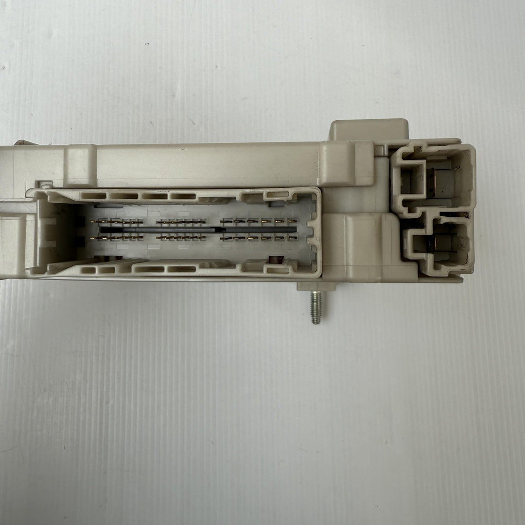 -
  
  Lexus
  GS300
  
  Interior Fuse Box
  8267030250