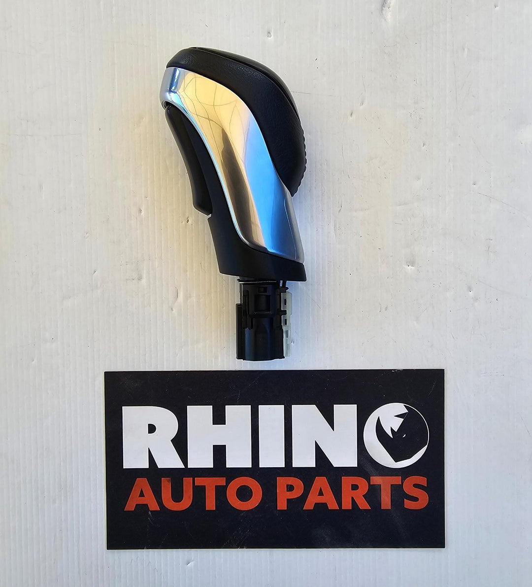 2022 Isuzu MU-X - Automatic Shifter Knob