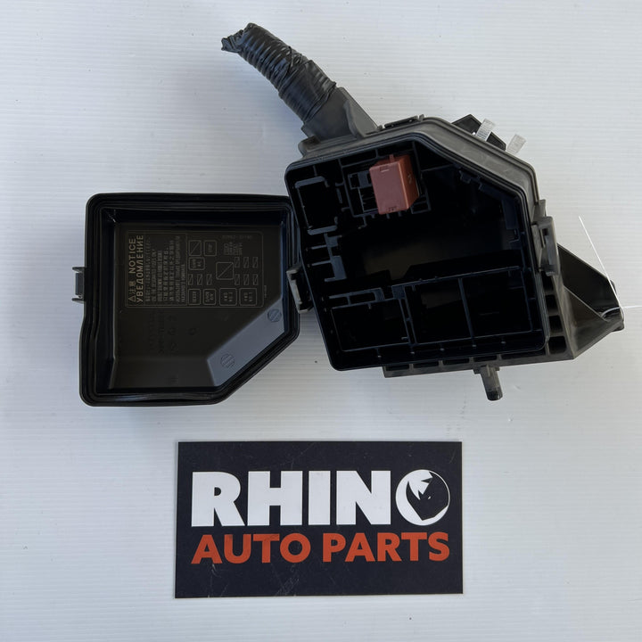 2016 Toyota Camry XV50 - Fuse Box