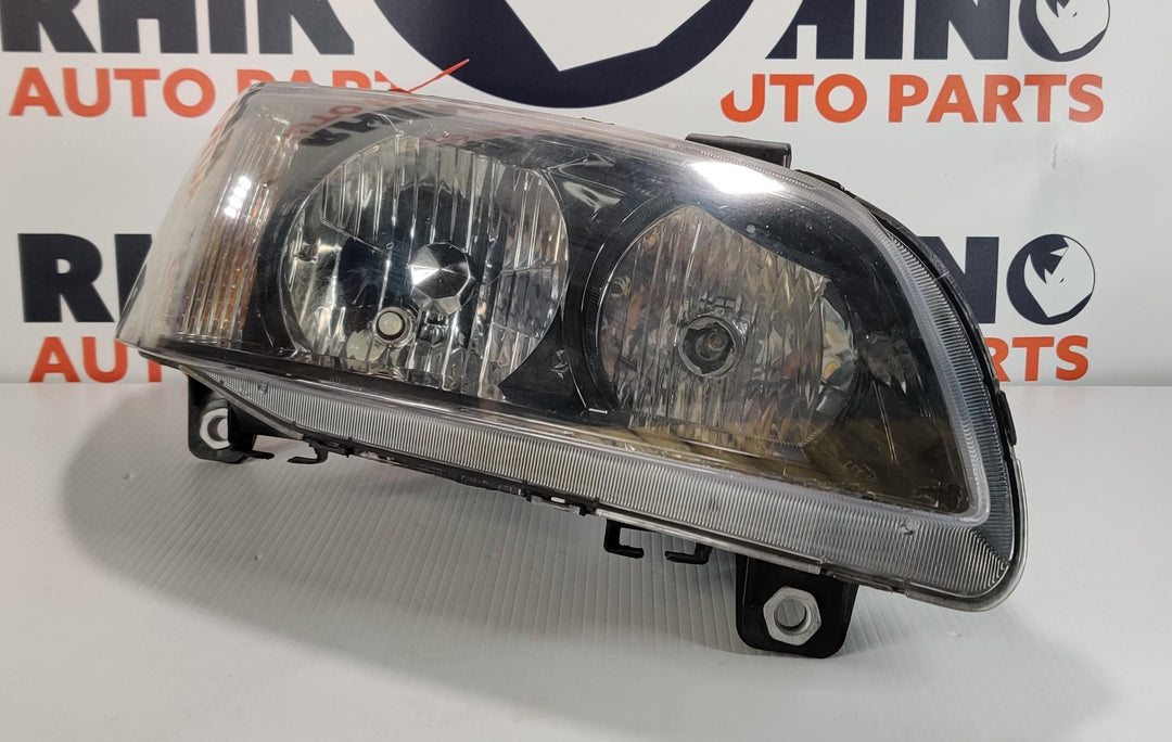 2006 -
  2010
  Holden
  Commodore
  VE
  Right Headlight
  TYC20B599