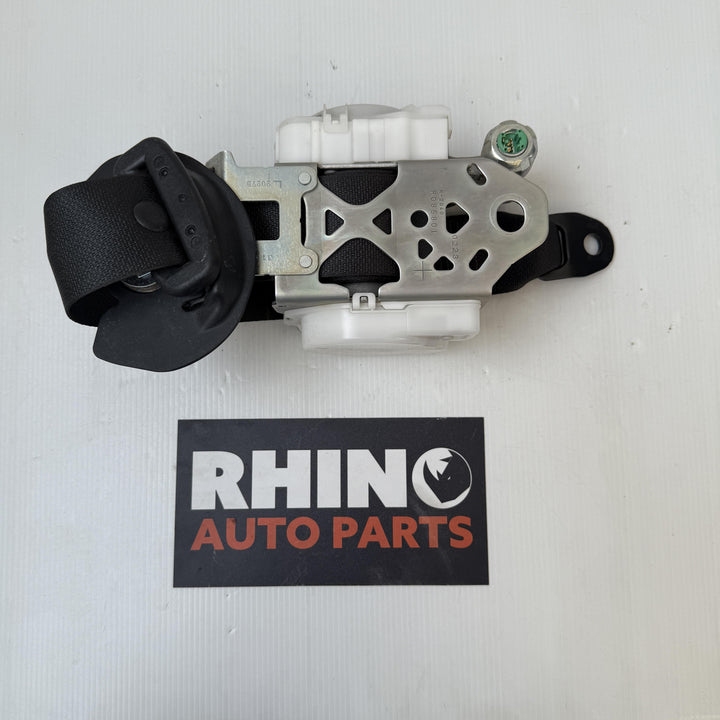 -
  
  Toyota
  Corolla
  Hybrid
  Left Rear Seat Belt
  7BB300P