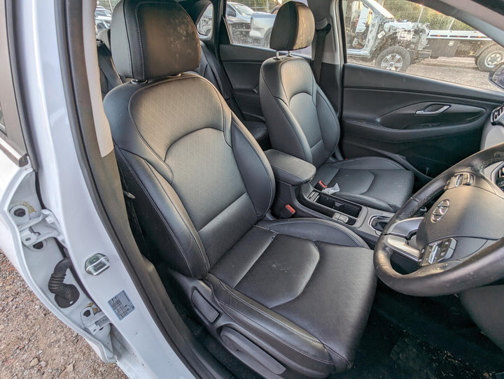 2022 Hyundai i30 PD - Right Front Seat