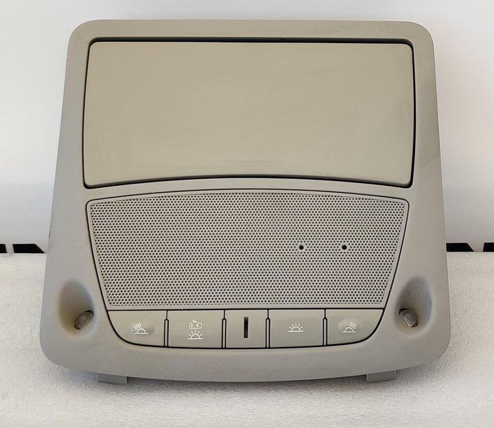 2015 -
  2025
  Nissan
  Navara
  
  Courtesy Light
  264304JA1D