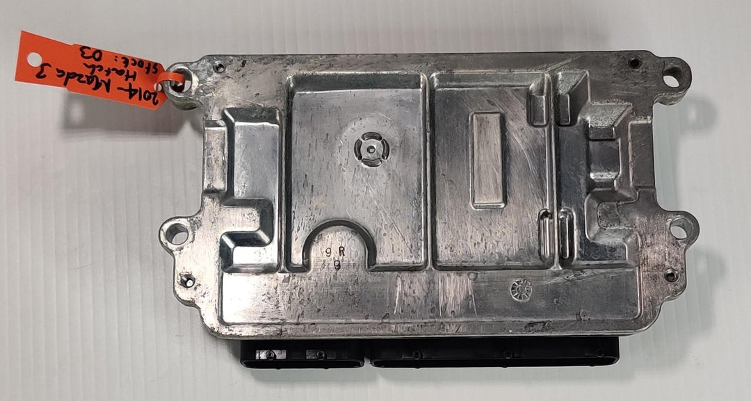 2013 -
  2016
  
  3
  Maxx
  ECU
  P51J18881A