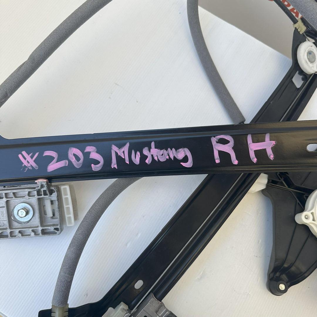 2015 -
  2023
  Ford
  Mustang
  
  Right Front Window Regulator/Motor
  0586801701