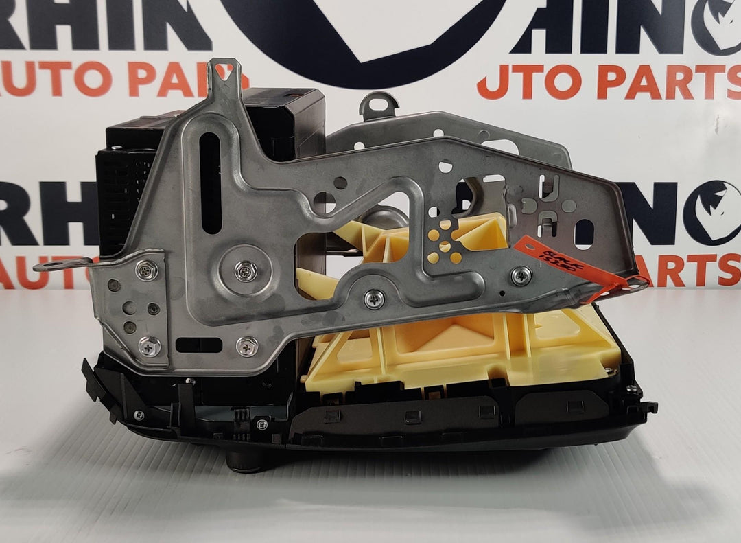 2005 -
  2014
  Lexus
  IS300
  F Sport
  Stereo Head Unit
  8612053290