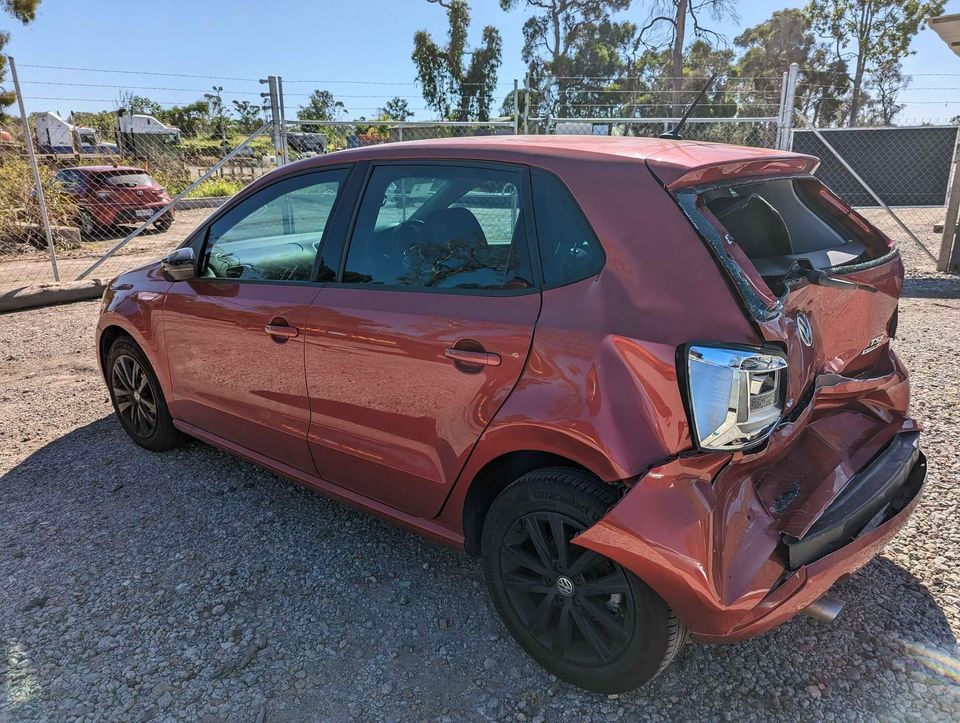 2015, Volkswagen, Polo, 81TSI COMFORTLINE, 6R