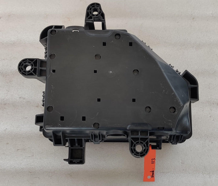 2006 -
  2013
  Holden
  Commodore
  VE
  Fuse Box
  P92191600