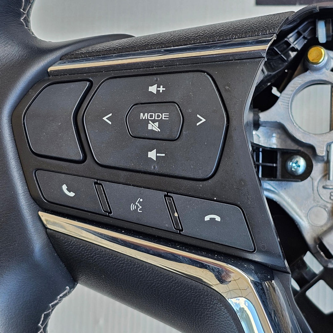 2022 Isuzu MU-X - Steering Wheel
