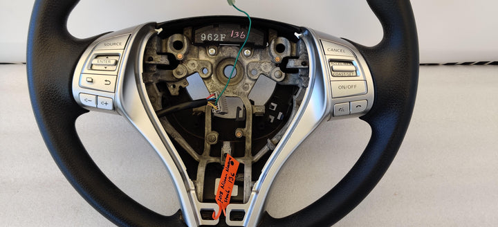 2016 -
  2021
  Nissan
  Navara
  
  Steering Wheel
  8806UL220380