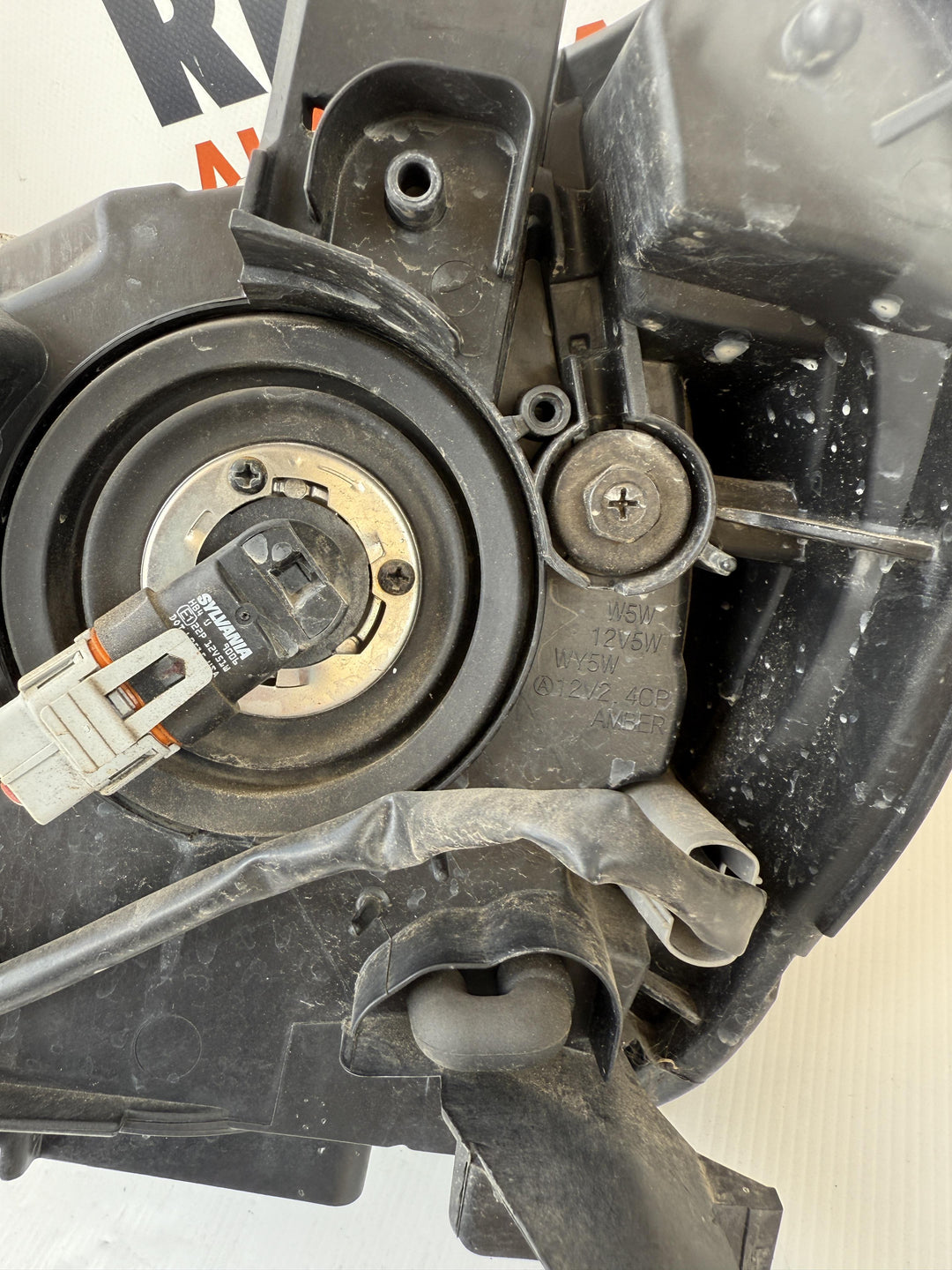 -
  
  Mitsubishi
  Lancer
  
  Right Headlight
  8301C342