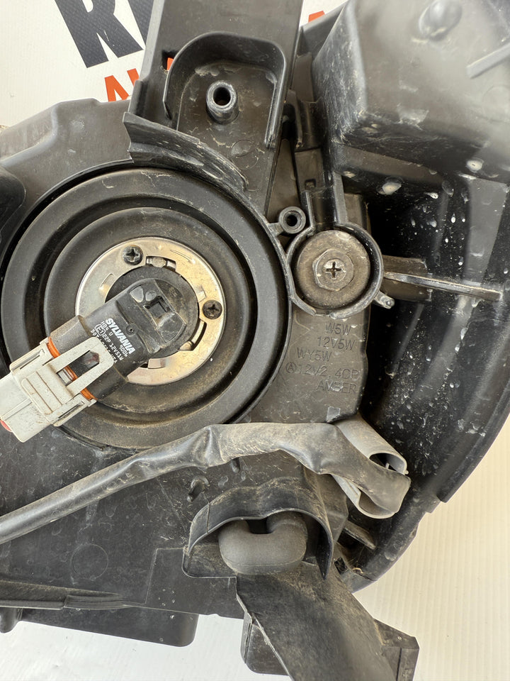 -
  
  Mitsubishi
  Lancer
  
  Right Headlight
  8301C342