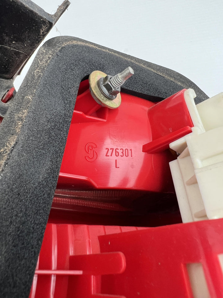 2006 3-series - Left Taillight