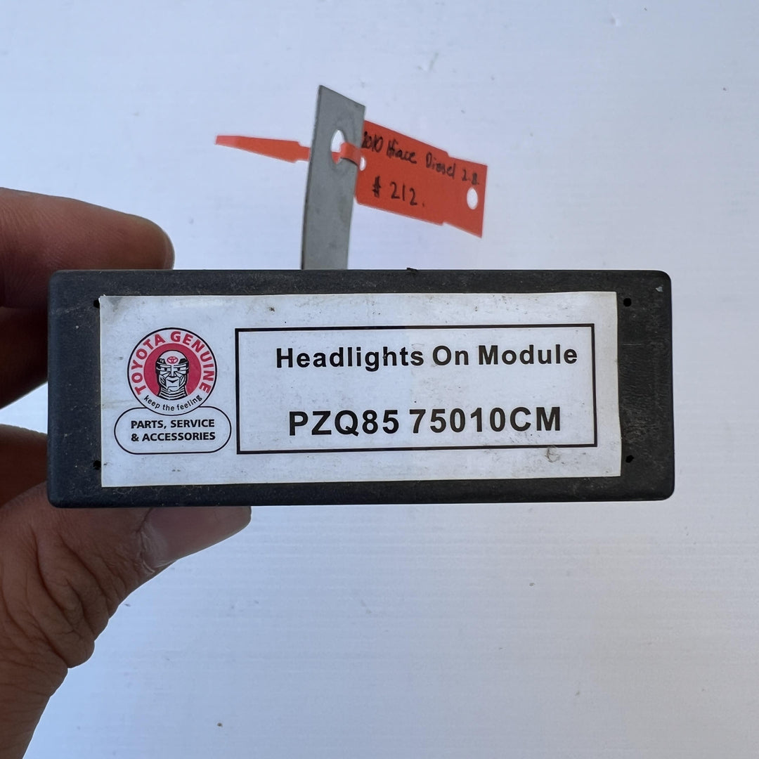 2010 Toyota Hiace - Headlight Control Module PN: PZQ8575010CM