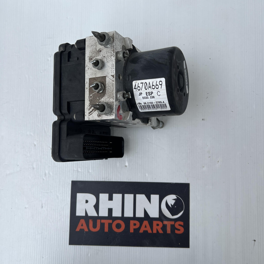 2017 Mitsubishi Lancer VII CF - ABS Pump/Modulator PN: 4670A669