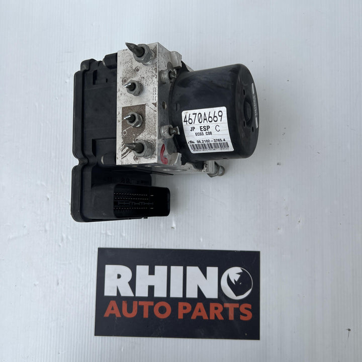 2017 Mitsubishi Lancer VII CF - ABS Pump/Modulator PN: 4670A669