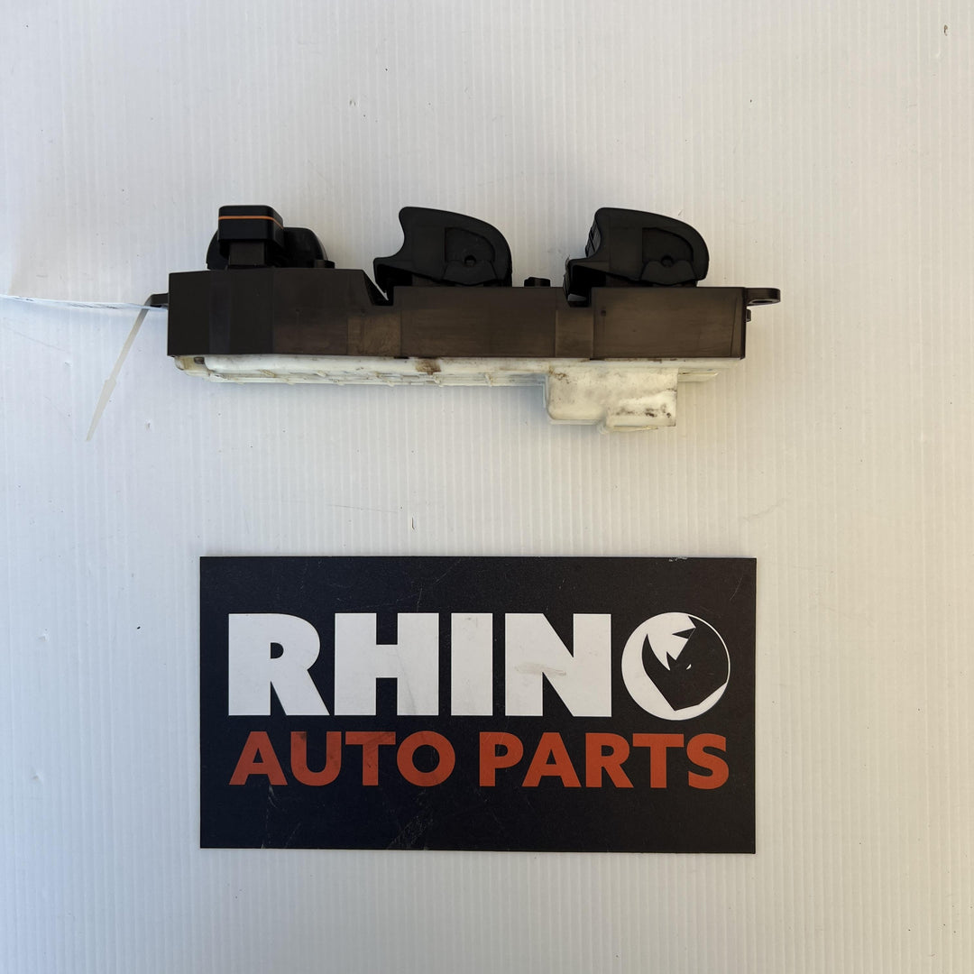 2000 Toyota Land Cruiser Prado - Master Power Window Switch