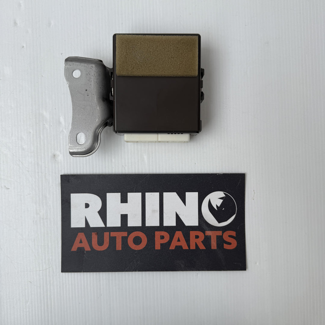 -
  
  Lexus
  GS300
  
  Right Rear Door Control Module
  8922430100