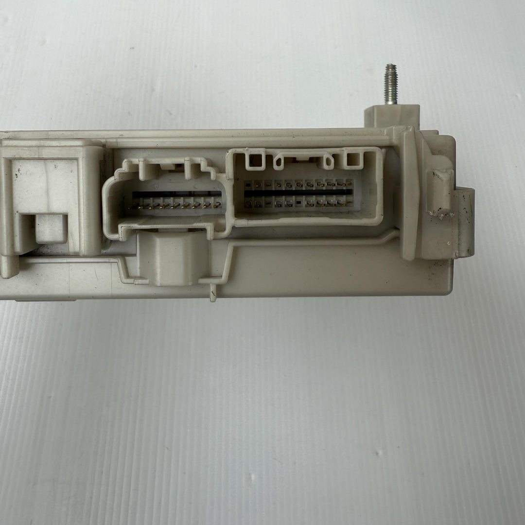 -
  
  Lexus
  GS300
  
  Interior Fuse Box
  8267030250