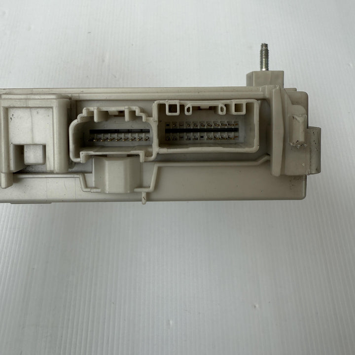 -
  
  Lexus
  GS300
  
  Interior Fuse Box
  8267030250