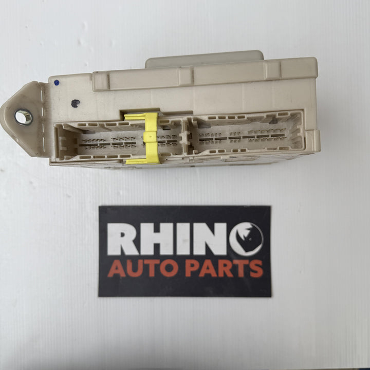 -
  
  Lexus
  GS300
  
  Interior Fuse Box
  8273030A72