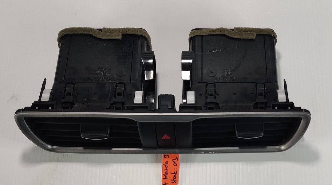 2013 -
  2016
  
  3
  Maxx
  Air Vent