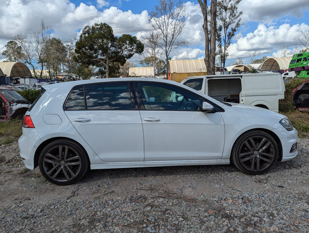 2016, Volkswagen, Golf, 110TSI Highline