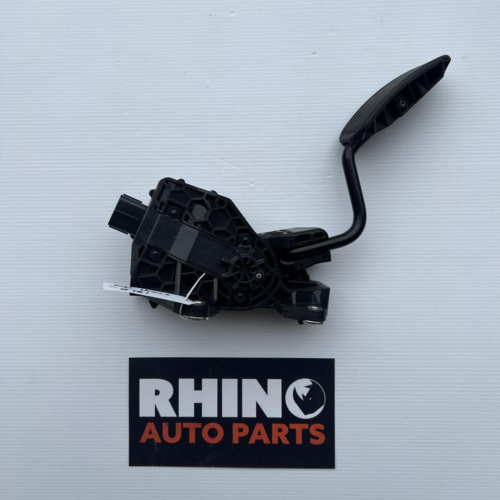 2021 Toyota Hiace VI H300 GDH300 - Accelerator Pedal