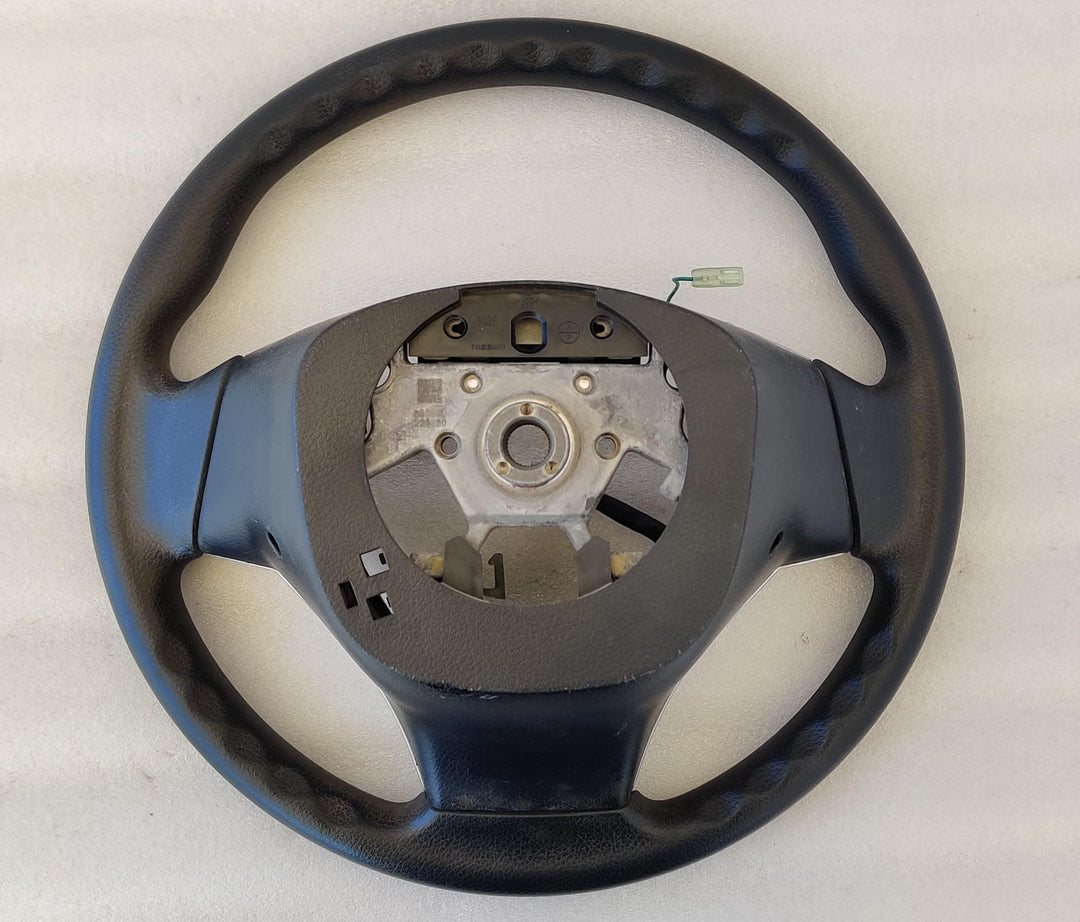 2016 -
  2021
  Nissan
  Navara
  
  Steering Wheel
  8806UL220380