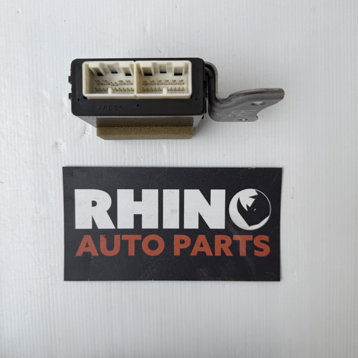 -
  
  Lexus
  GS300
  
  Right Rear Door Control Module
  8922430100