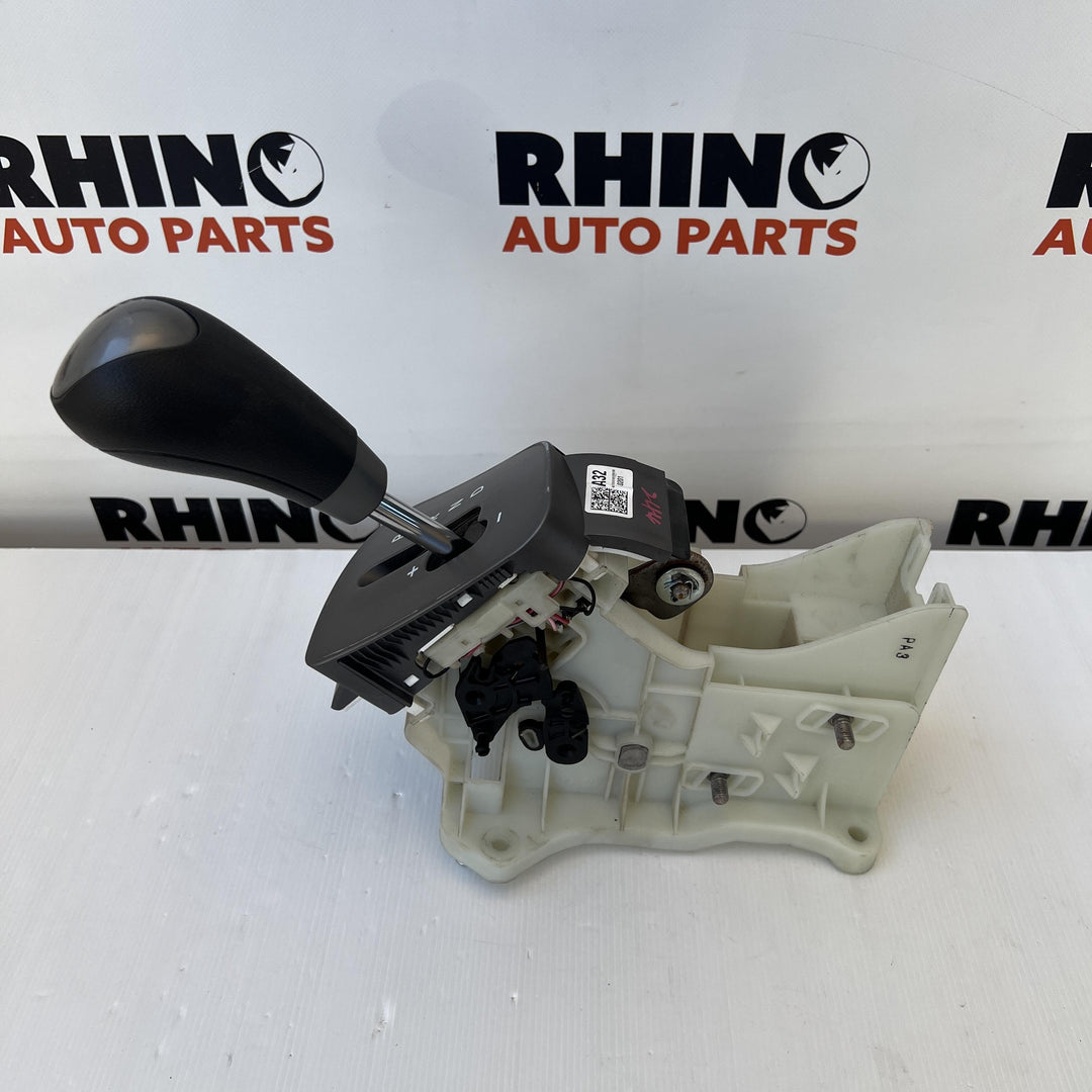 2012 -
  2021
  Hyundai
  iLoad
  Cargo
  Gear Stick/Shifter
  467004H812WUM