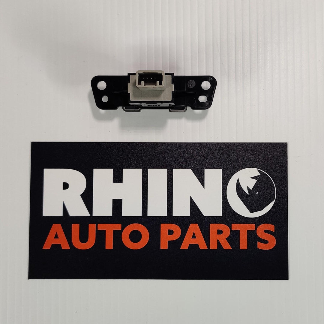 2015 -
  2021
  Mitsubishi
  Outlander
  Black Edition
  Flasher/Hazard Relay