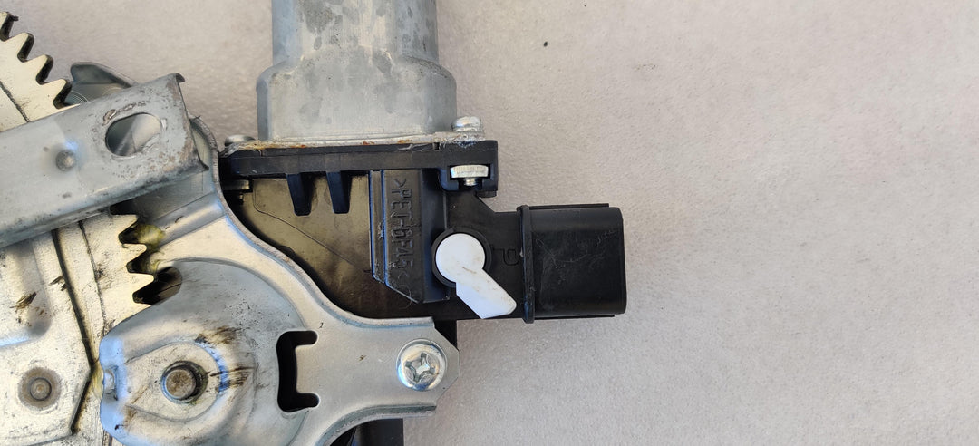 2007 -
  2017
  Mitsubishi
  Lancer
  Black Edition
  Right Front Window Regulator/Motor
  5713A086