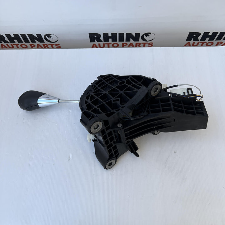 2007 - 2013 Toyota Corolla Auto Gear Stick/Shifter 02039012