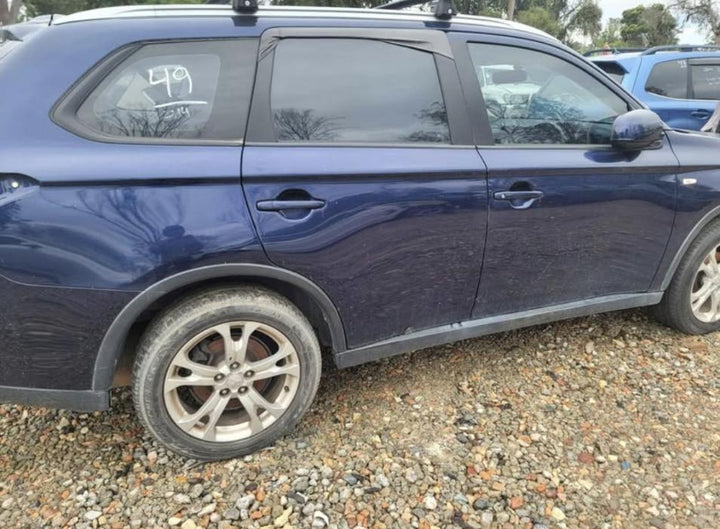 2014 Mitsubishi Outlander III ZK - Wiper Motor PN: 1593003462