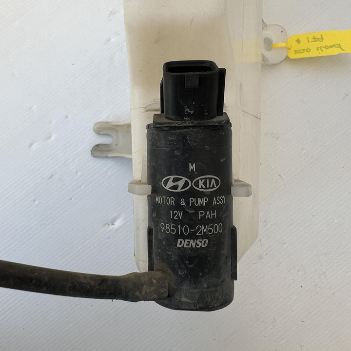 2020 Hyundai iLoad TQ - Washer Bottle PN: 985102M500