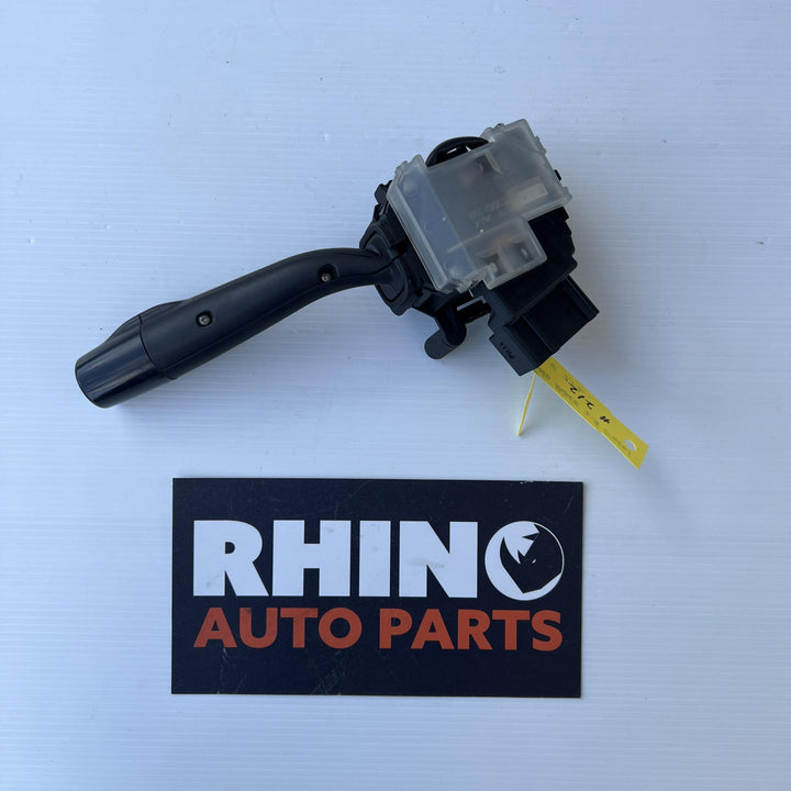 2010 Toyota Hiace - Light Combination Switch