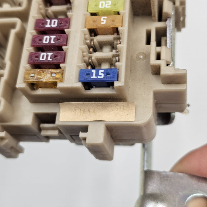 2015-2018 Nissan Navara D23 Interior Fuse Box 252307990A
