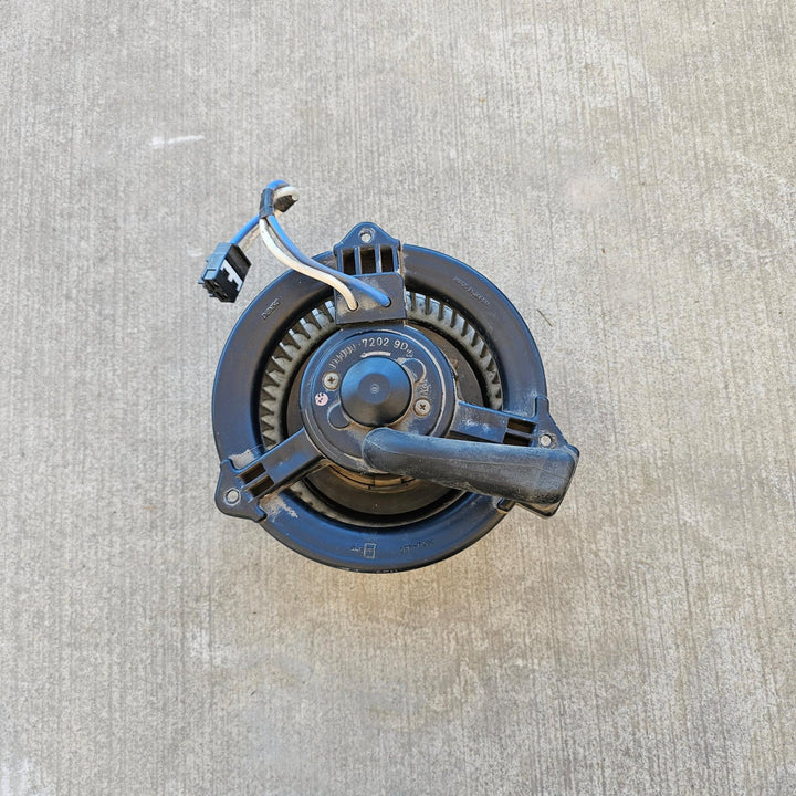 Jan 1998 to Oct 2007- Toyota Land Cruiser 100 Series- Heater Fan Motor- Front