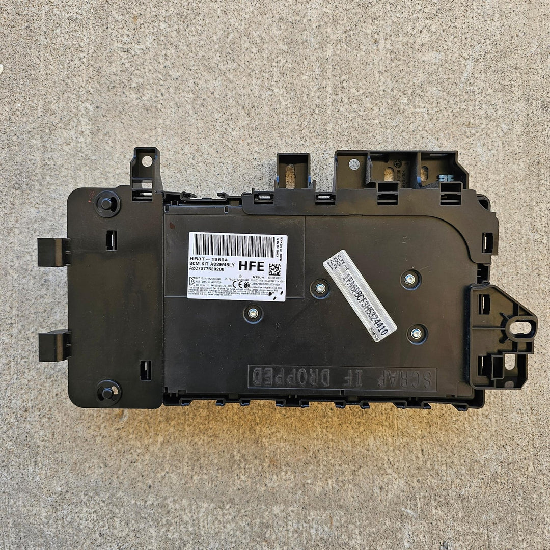 2017 Ford Mustang FM 1FA6P8CF3H5324410 - Body Control Module PN: HR3T15604HFE