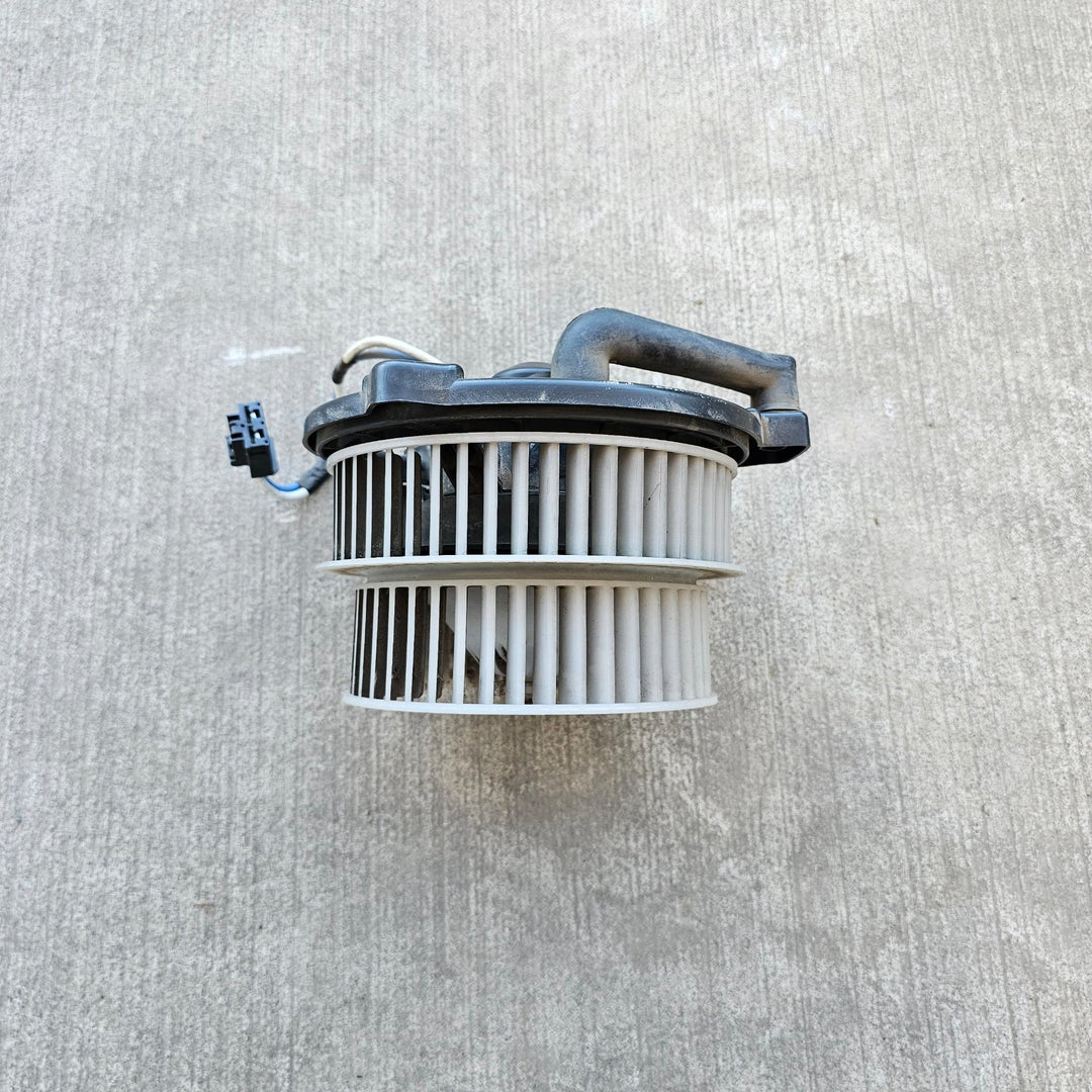 Jan 1998 to Oct 2007- Toyota Land Cruiser 100 Series- Heater Fan Motor- Front
