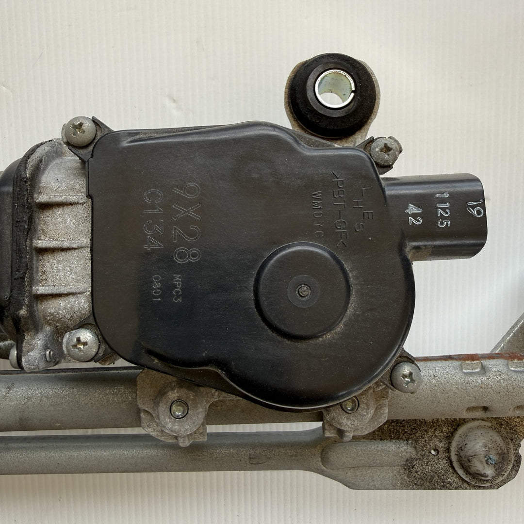 2020 Nissan Navara - Wiper Motor PN: 9X28C134
